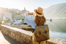 Tourisme estival : comment éviter les pièges lors de vos réservations en ligne ?